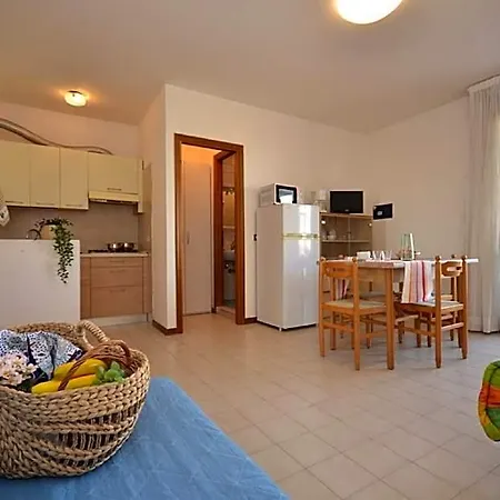 Intimate Close To The - Beahost Hotel
