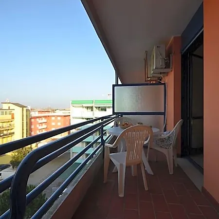 Intimate Close To The - Beahost Hotel
